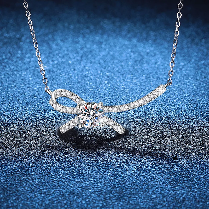 PT950 Platinum Inlaid Moissanite Pendant Bow Collarbone Chain Women's Diamond Necklace Collarbone Chain PT950 Imprint
PT950 Platinum Inlaid Moissanite Pendant Bow Collarbone Chain Women's Diamond Necklace Collarbone Chain PT950 Imprint