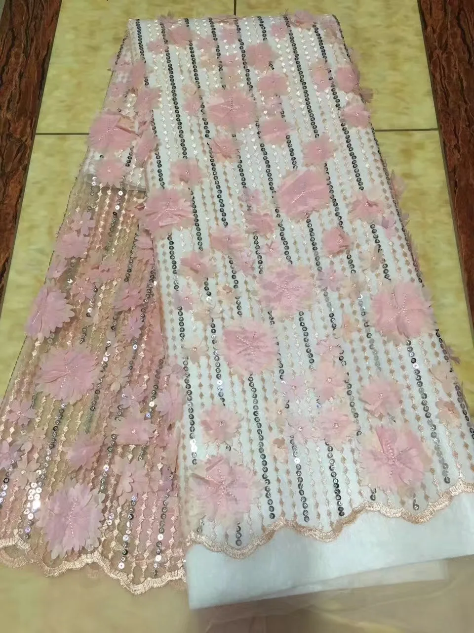 Latest High Quality African Tulle Lace Fabric Pink Green African Lace Fabric 2021 Hand Cut Nigerian Lace Wedding Fabric
Latest High Quality African Tulle Lace Fabric Pink Green African Lace Fabric 2021 Hand Cut Nigerian Lace Wedding Fabric