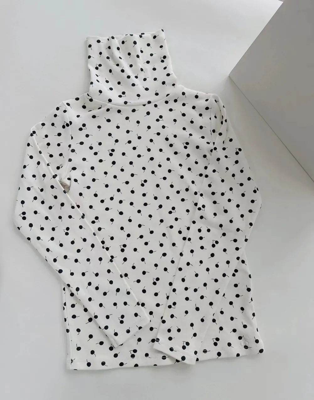 kids girls clothes big child Black cherry pattern printed knitted top Teenagers' tops Comfortable pullover
kids girls clothes big child Black cherry pattern printed knitted top Teenagers' tops Comfortable pullover