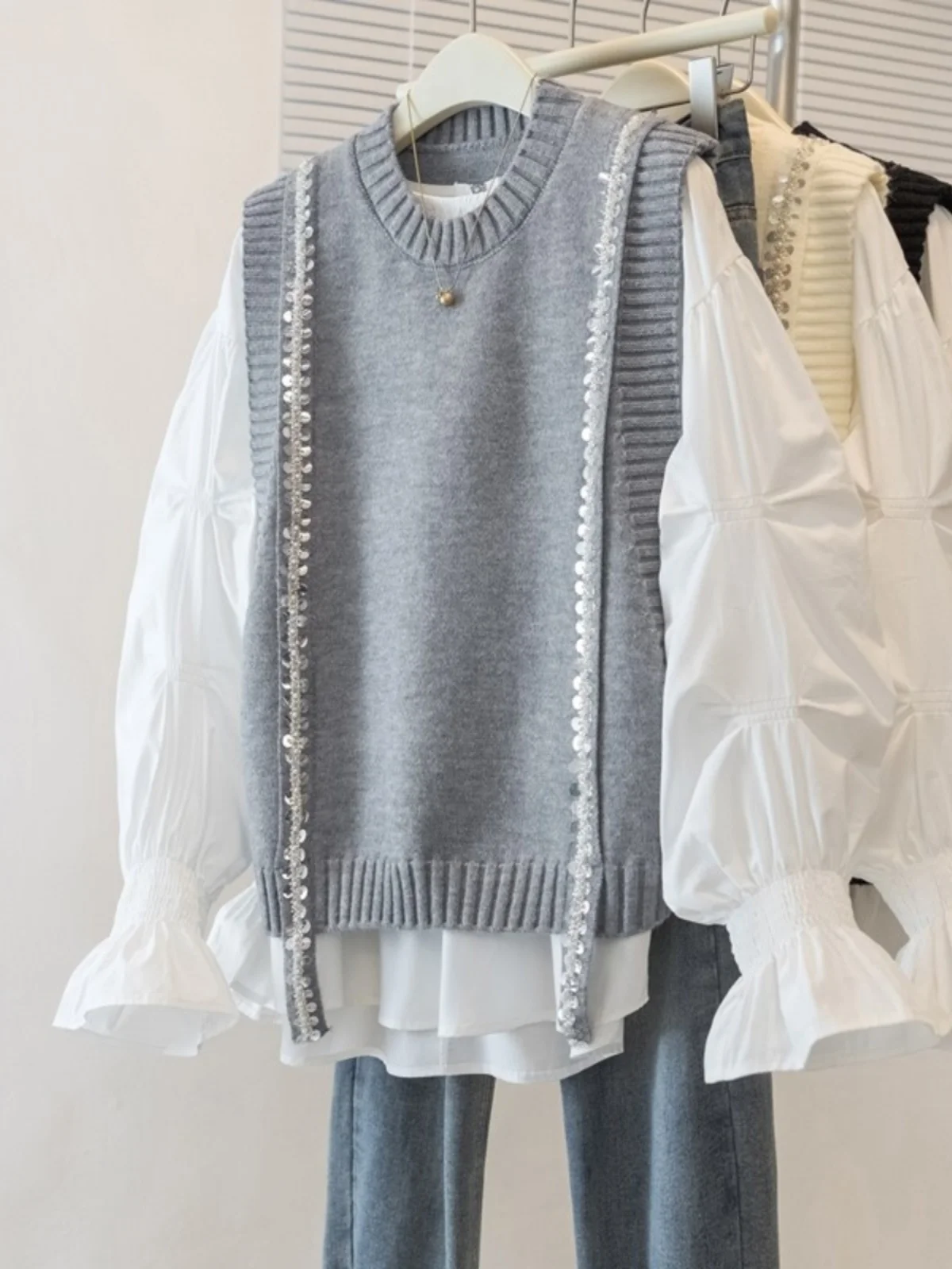 Shiny Sequin Knitted Vest Shirt Two-Piece Set plus Size Women's Fashion Spring Outfit Conceal Flattering Korean Style Loose Fit
Shiny Sequin Knitted Vest Shirt Two-Piece Set plus Size Women's Fashion Spring Outfit Conceal Flattering Korean Style Loose Fit
