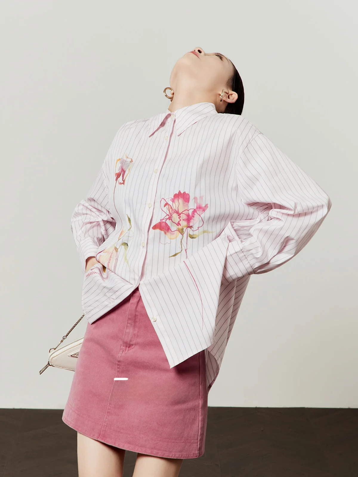 Loose Women's Striped Shirt Water-Media Flower Pink Spring New Style Casual Top Breathable Long Sleeve Flip-Collar Blouse
Loose Women's Striped Shirt Water-Media Flower Pink Spring New Style Casual Top Breathable Long Sleeve Flip-Collar Blouse