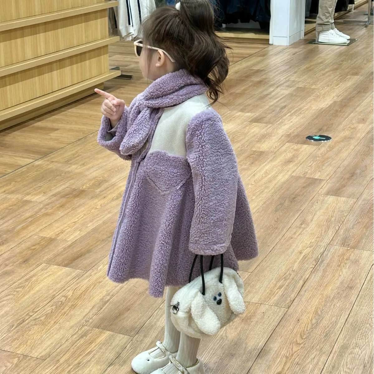 Children Dress 2023 Winter New Korean Style Girls Lamb Wool Patchwork Casual Simple Fashionable Sweet Warm Dress with Scarf
Children Dress 2023 Winter New Korean Style Girls Lamb Wool Patchwork Casual Simple Fashionable Sweet Warm Dress with Scarf