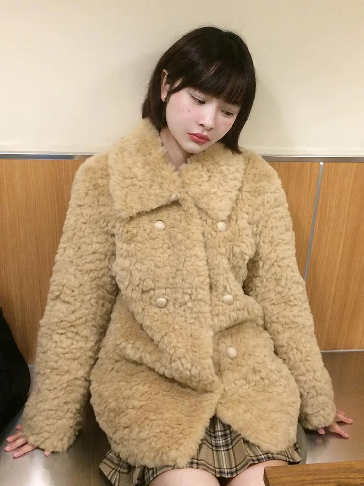 Экологичная женская утепленная куртка из искусственного меха, свободного кроя, имитация овечьей шерсти, зимнее теплое пальто из полиэфирного волокна
Экологичная женская утепленная куртка из искусственного меха, свободного кроя, имитация овечьей шерсти, зимнее теплое пальто из полиэфирного волокна