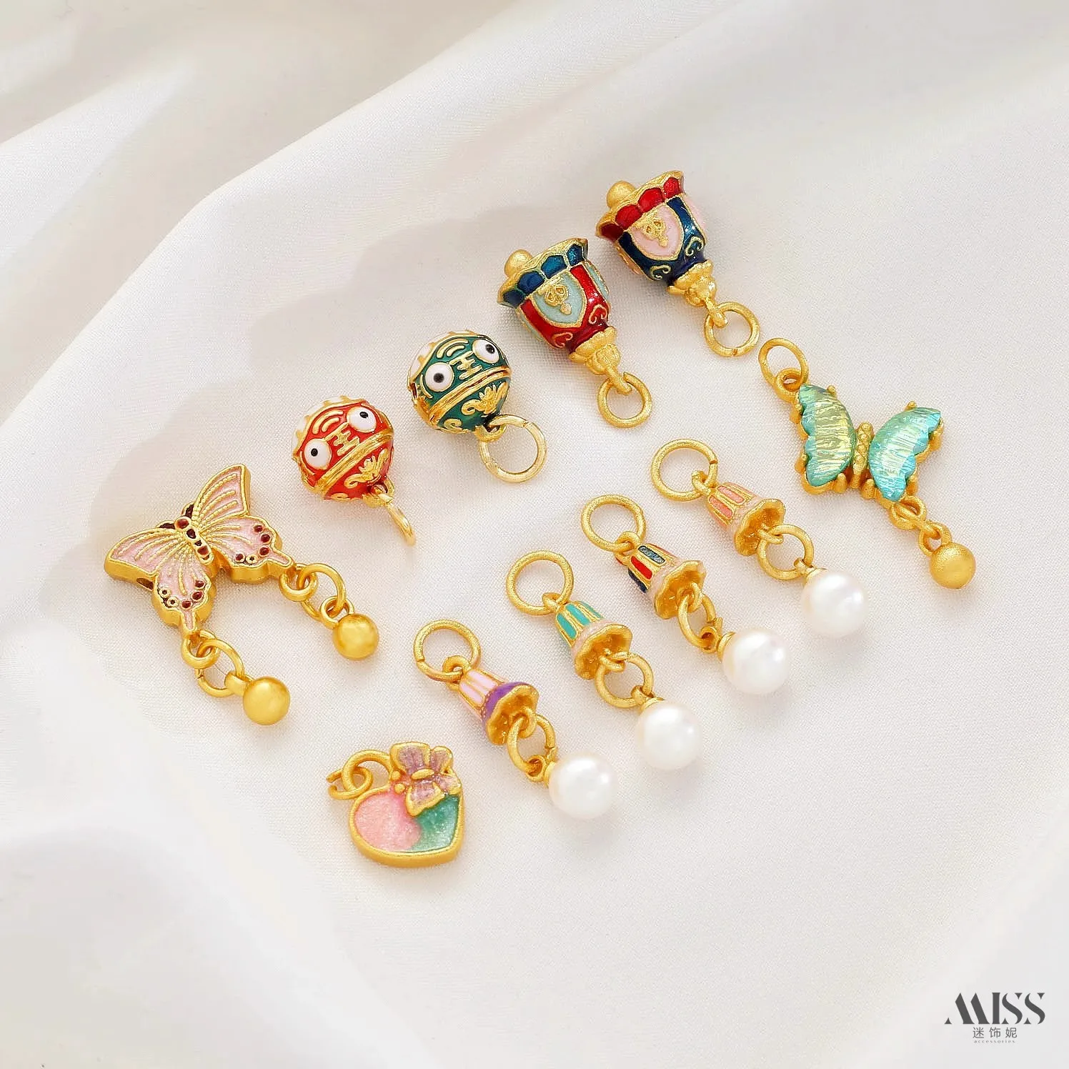 18K Dumb Gold Sand Gold Gesang Flower Butterfly Tiger Head Bell Wind Chime Pendant DIY Bracelet Necklace Pendant Accessories
18K Dumb Gold Sand Gold Gesang Flower Butterfly Tiger Head Bell Wind Chime Pendant DIY Bracelet Necklace Pendant Accessories