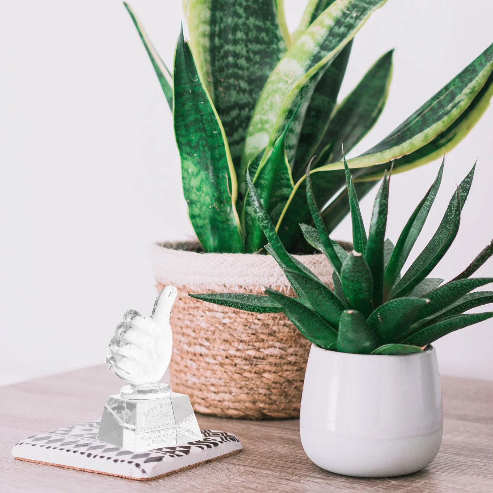 Elegant Clear Crystal Thumb Trophy Decorative Award Desktop Ornament Party Prize Competition Winner Gift Crystal Thumb Trophy 
Elegant Clear Crystal Thumb Trophy Decorative Award Desktop Ornament Party Prize Competition Winner Gift Crystal Thumb Trophy