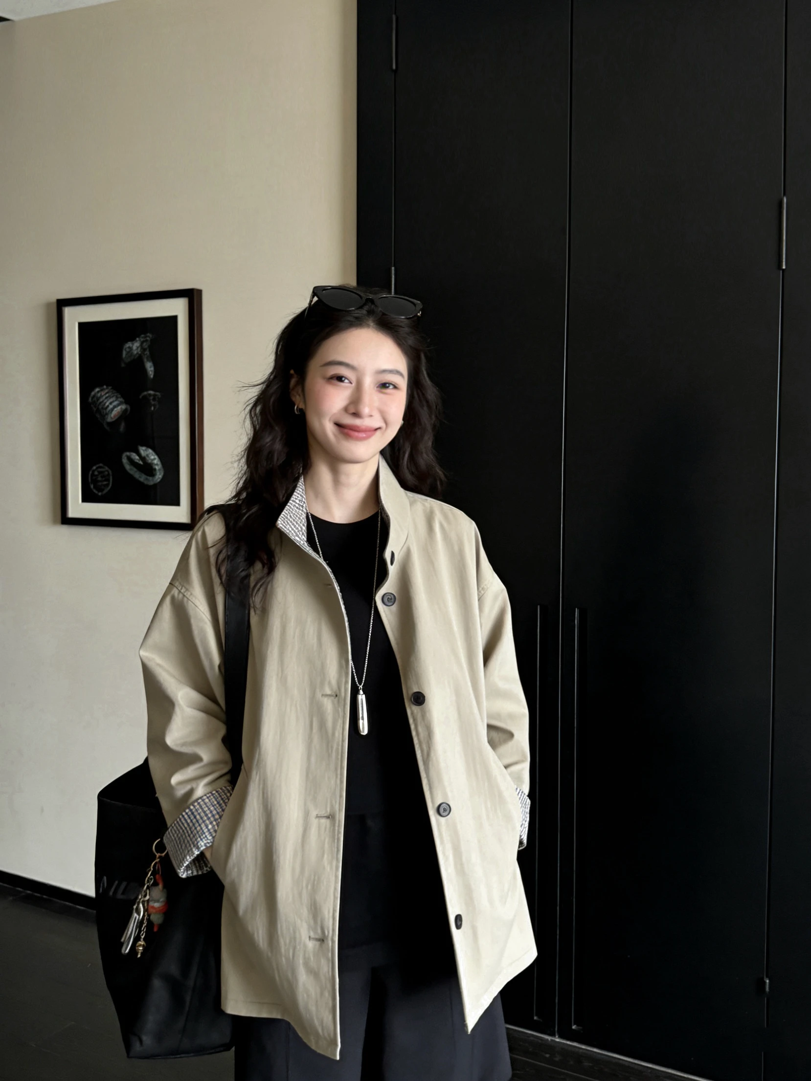 Корейская модная женская верхняя одежда средней длины с воротником-стойкой, в клетку, с длинными рукавами, двусторонняя, повседневная, свободного кроя
Корейская модная женская верхняя одежда средней длины с воротником-стойкой, в клетку, с длинными рукавами, двусторонняя, повседневная, свободного кроя