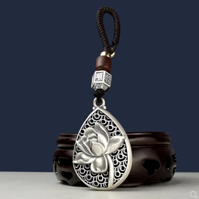 Sterling silver God of wealth key chain pendant car key pendant foot silver pendant
Sterling silver God of wealth key chain pendant car key pendant foot silver pendant