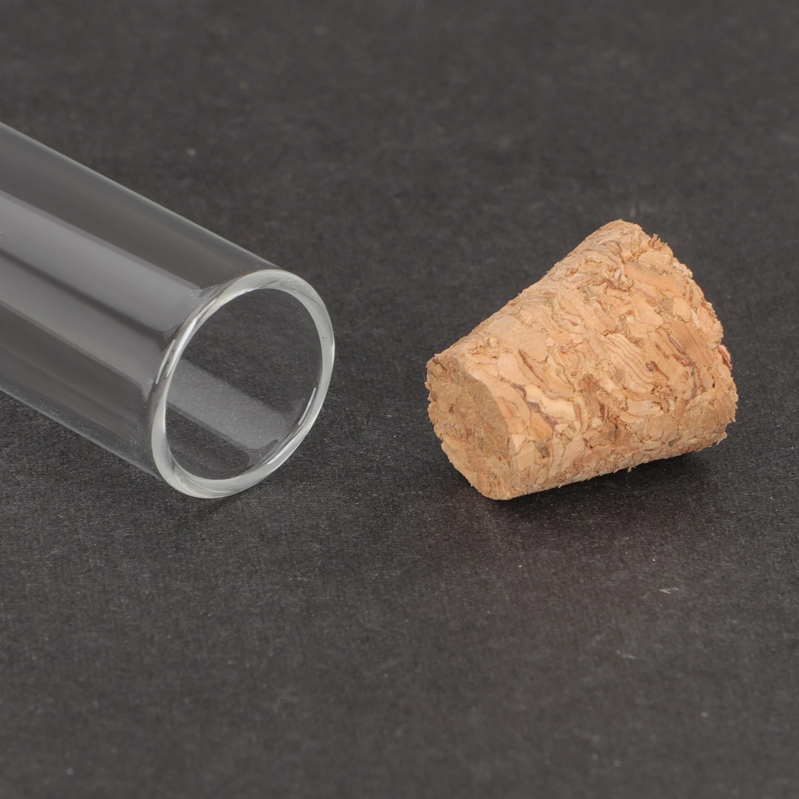 30Pcs Small Glass Vials Transparent Reusable Storage Containers with Cork Caps for Toner Perfume Samples Laboratory Reagents
30Pcs Small Glass Vials Transparent Reusable Storage Containers with Cork Caps for Toner Perfume Samples Laboratory Reagents