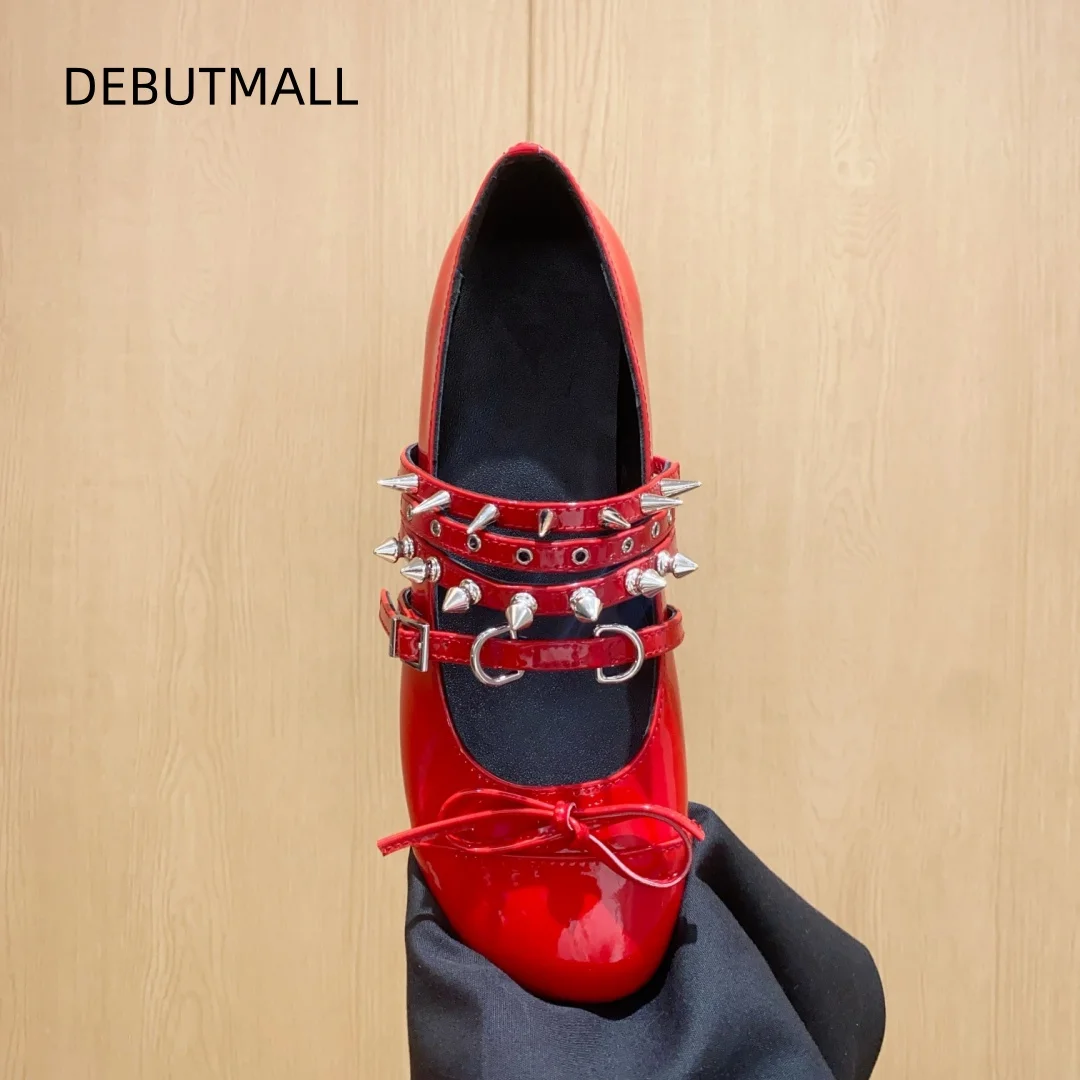 Punk style rivet ballet shoes women's summer new bow red flat Mary Jane single shoes
Punk style rivet ballet shoes women's summer new bow red flat Mary Jane single shoes