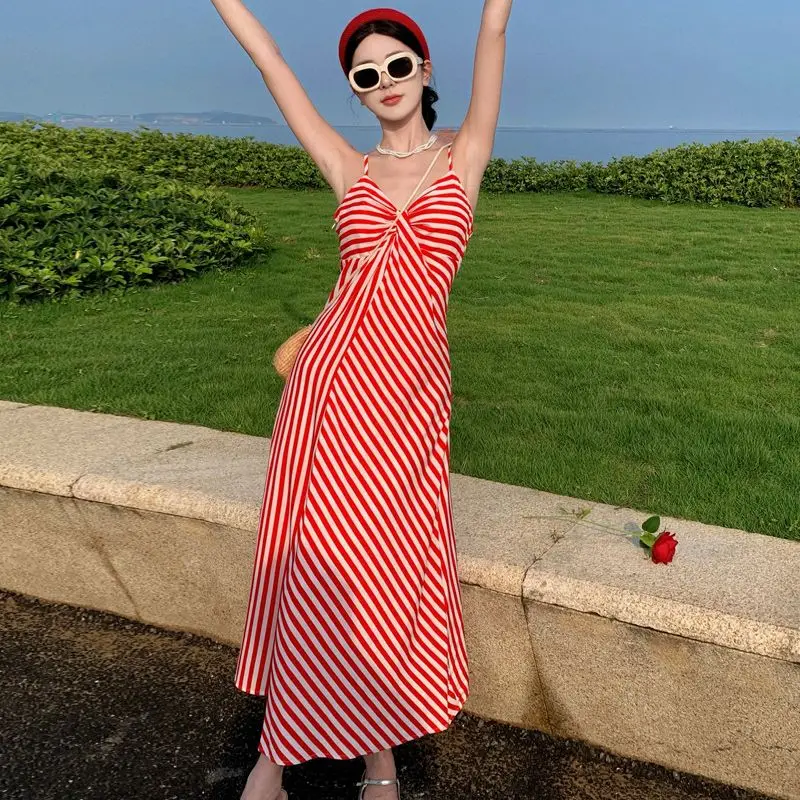 Women Summer Beach Dress Long V-Neck Sleeveless Maxi Red Sling Striped Dresses Fashion Fall Backless Holiday Dress Elegan
Women Summer Beach Dress Long V-Neck Sleeveless Maxi Red Sling Striped Dresses Fashion Fall Backless Holiday Dress Elegan