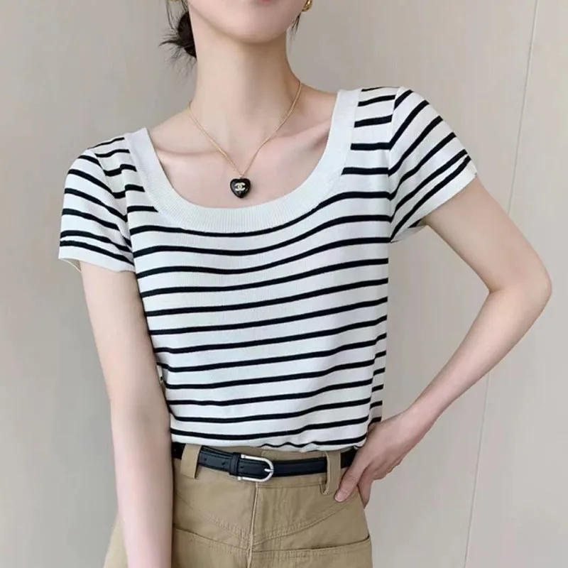 2024 Summer New Knitwear Women's U-Neck Pullover Striped High Waist Ice Silk Style Fashion Versatile Knitted Half Sleeves
2024 Summer New Knitwear Women's U-Neck Pullover Striped High Waist Ice Silk Style Fashion Versatile Knitted Half Sleeves