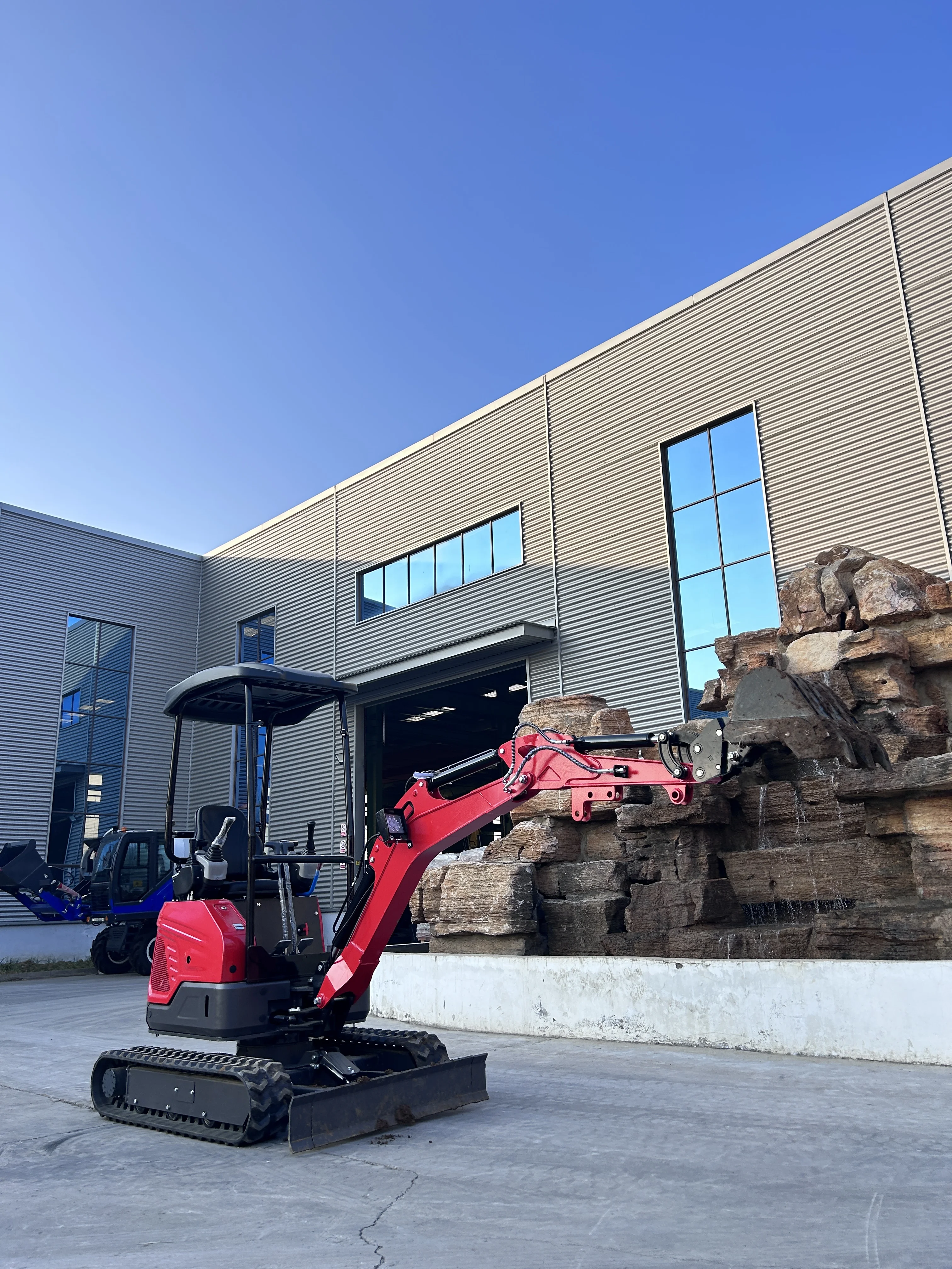 EU5 Mini Excavator 1.8 Ton Tracked Construction Mini Bagging Machine Multi-functional Bucket with Attachments Small Excavator
EU5 Mini Excavator 1.8 Ton Tracked Construction Mini Bagging Machine Multi-functional Bucket with Attachments Small Excavator