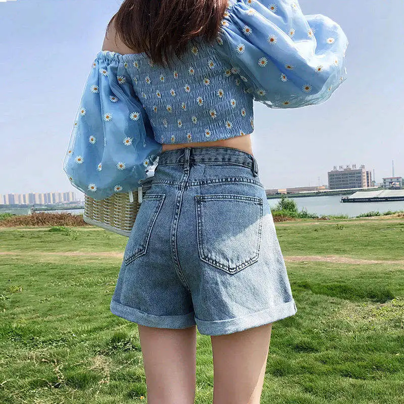 High Waist Denim Shorts Women's Summer Wide Leg Trendy Hot Pants A-Line Loose Cuffed Versatile Fashionable Commute Style
High Waist Denim Shorts Women's Summer Wide Leg Trendy Hot Pants A-Line Loose Cuffed Versatile Fashionable Commute Style