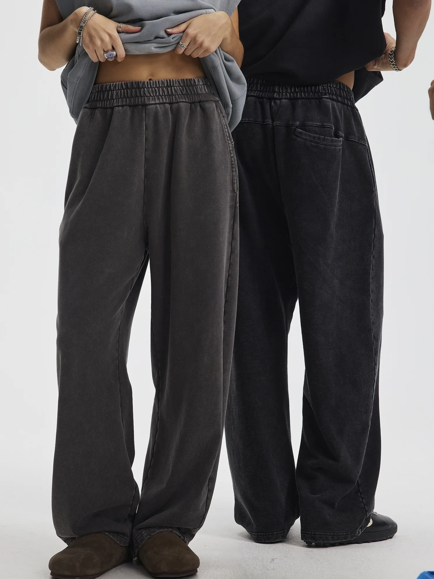 Тяжелые прямые мужские спортивные штаны, винтажные повседневные брюки с ножом, модные уличные брюки, чистый цвет
Тяжелые прямые мужские спортивные штаны, винтажные повседневные брюки с ножом, модные уличные брюки, чистый цвет