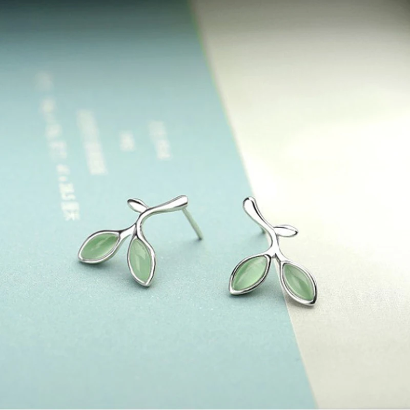 VENTFILLE 925 Sterling Silver Green Leaf Earrings Female Opal Sweet Small Fresh Leaf Earrings Fashion Simple Jewelry Gift
VENTFILLE 925 Sterling Silver Green Leaf Earrings Female Opal Sweet Small Fresh Leaf Earrings Fashion Simple Jewelry Gift