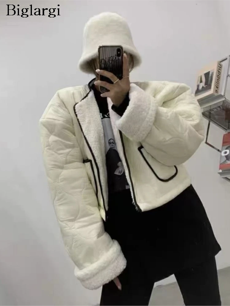 Осень-зима стеганое хлопковое пушистое лоскутное пальто женское элегантное модное корейское стильное женское укороченное пальто свободные женские пальто
Осень-зима стеганое хлопковое пушистое лоскутное пальто женское элегантное модное корейское стильное женское укороченное пальто свободные женские пальто