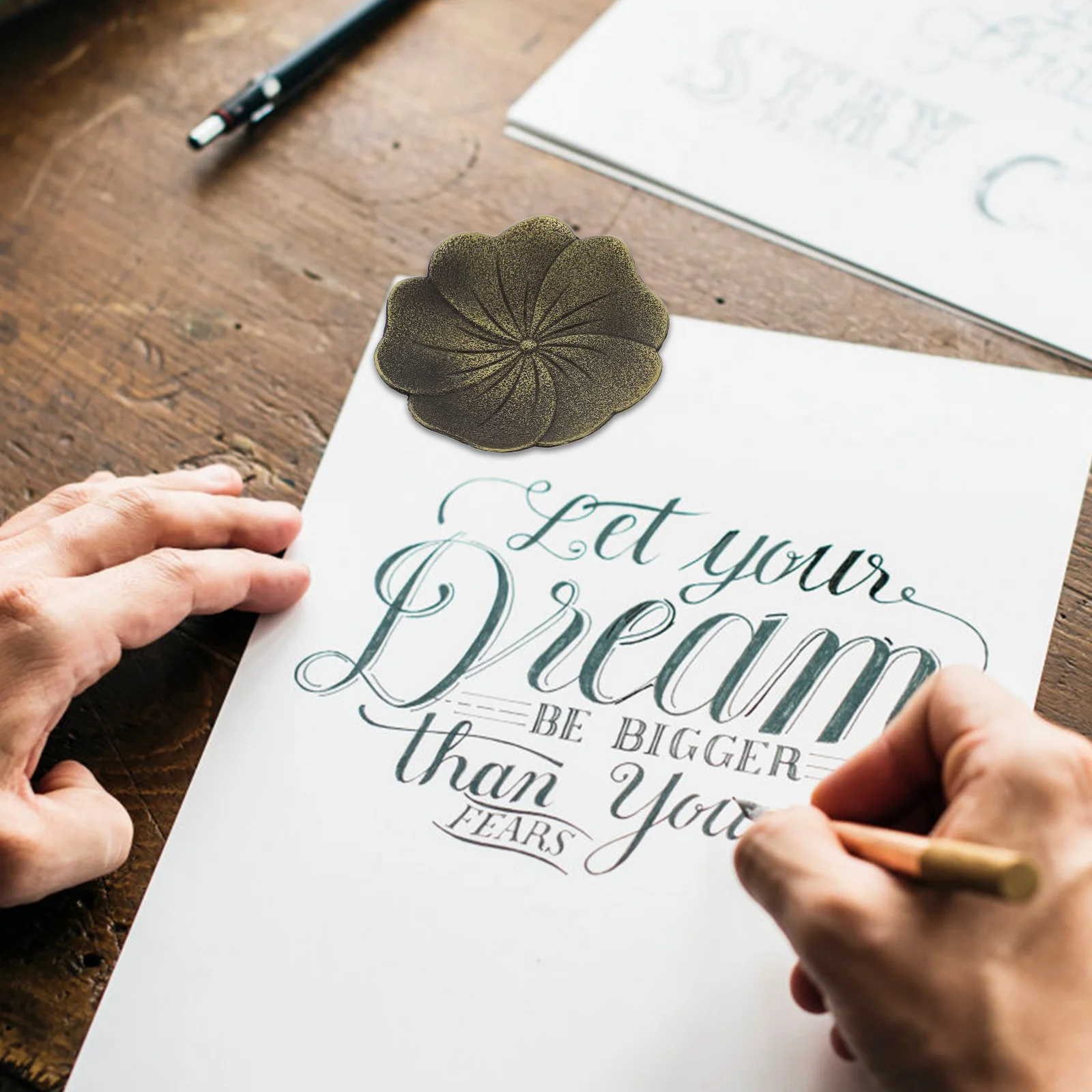 Chinese Calligraphy Inkstone Copper Tray Cherry Blossom Design Water Brush Holder Sumi Ink Dish Painting Practice Tool
Chinese Calligraphy Inkstone Copper Tray Cherry Blossom Design Water Brush Holder Sumi Ink Dish Painting Practice Tool