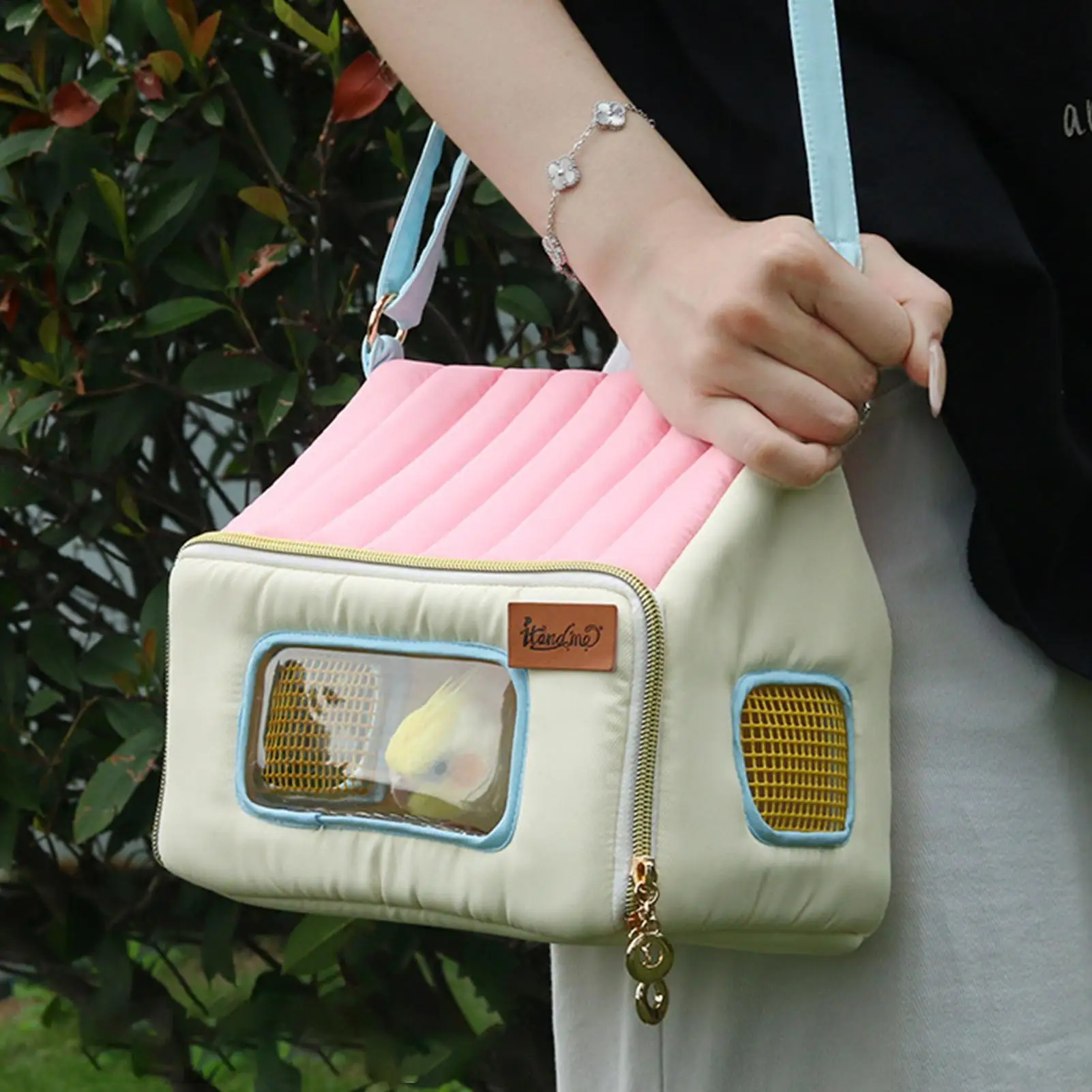 Переноска для птиц, дышащая портативная теплая водонепроницаемая сумка для домашних животных, переноска для птиц, дорожная клетка для животных, голубей, офисов, путешествий на прогулке
Переноска для птиц, дышащая портативная теплая водонепроницаемая сумка для домашних животных, переноска для птиц, дорожная клетка для животных, голубей, офисов, путешествий на прогулке