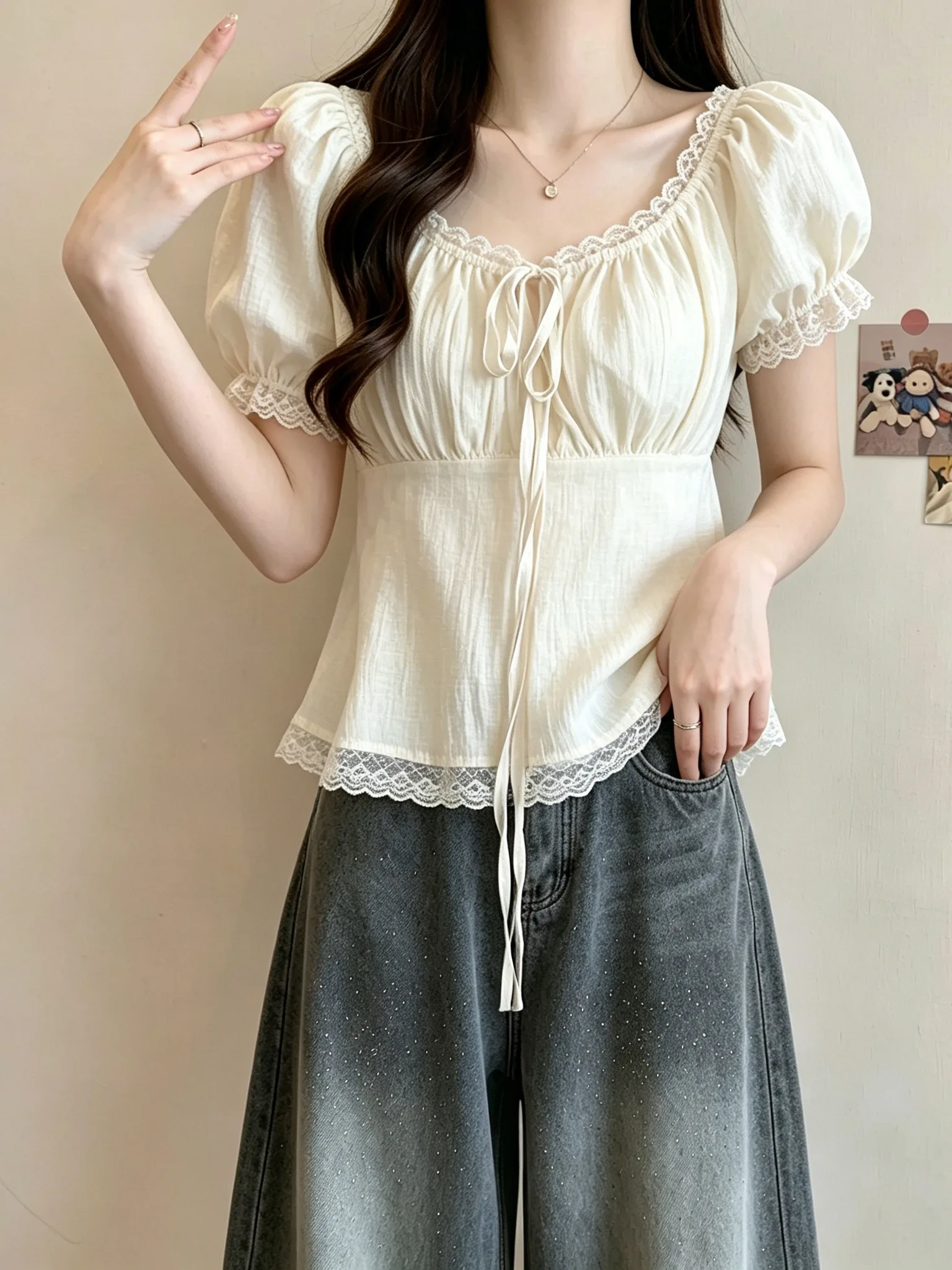 plus Size Lace Bubble Sleeve Shirt Women's Slim Fit Short Sleeve Top Waist Cinching Summer New Style Conceal Meat Look Slimming
plus Size Lace Bubble Sleeve Shirt Women's Slim Fit Short Sleeve Top Waist Cinching Summer New Style Conceal Meat Look Slimming