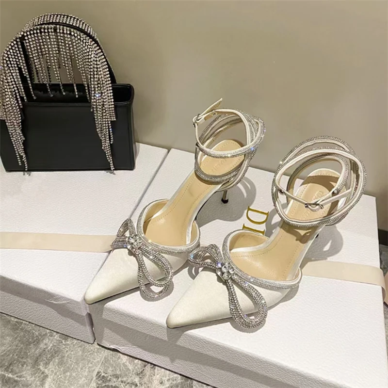 New Water Diamond Baotou Sandals, Thin Heel Bow Tie Women's Shoes, Small Fashion Show Model, High Heel Shoes
New Water Diamond Baotou Sandals, Thin Heel Bow Tie Women's Shoes, Small Fashion Show Model, High Heel Shoes
