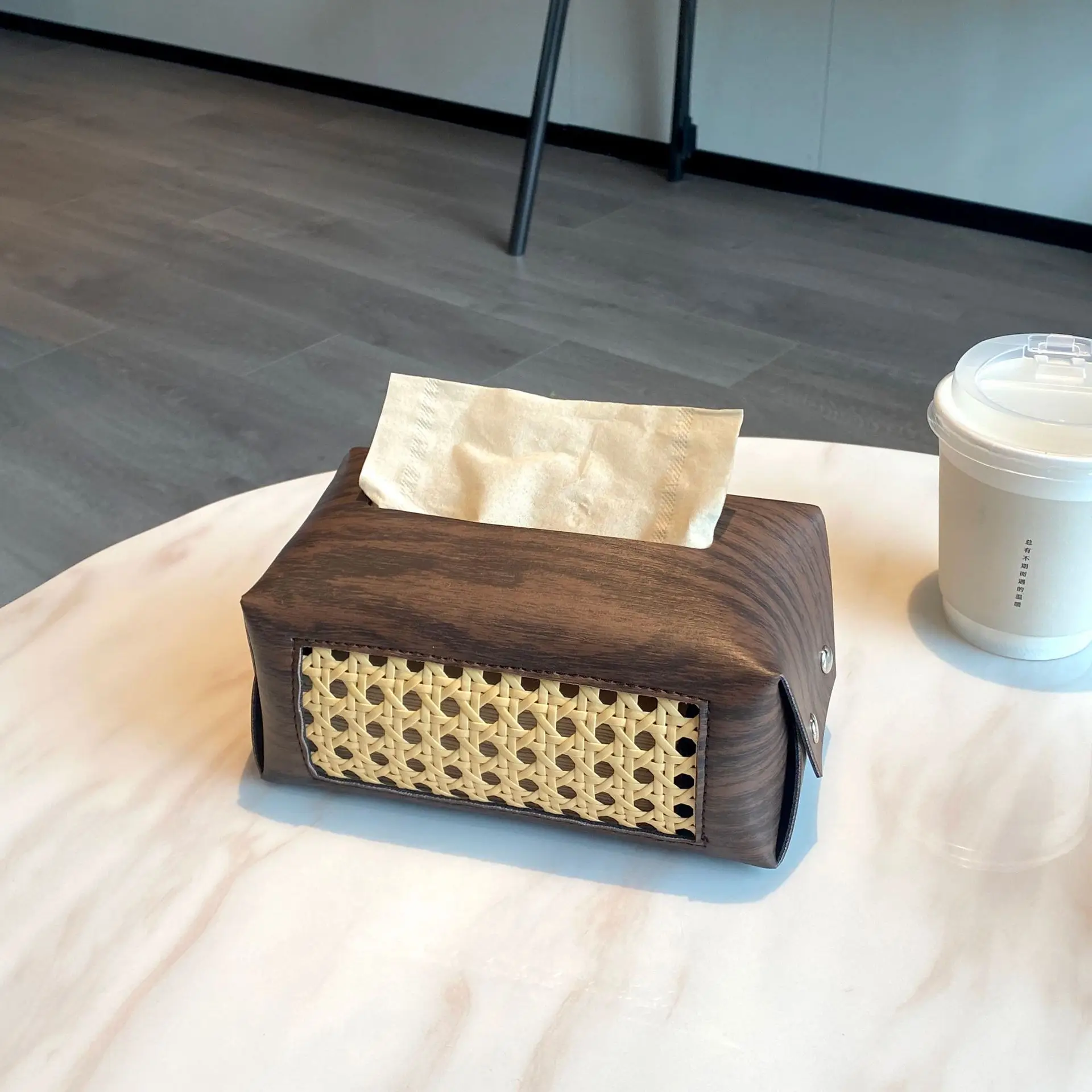 Vintage Rattan Tissue Box,living Room Hotel Paper Box,Leather Wood Grain Creative Dining Table Storage Box, Napkin Tissue Boxes
Vintage Rattan Tissue Box,living Room Hotel Paper Box,Leather Wood Grain Creative Dining Table Storage Box, Napkin Tissue Boxes