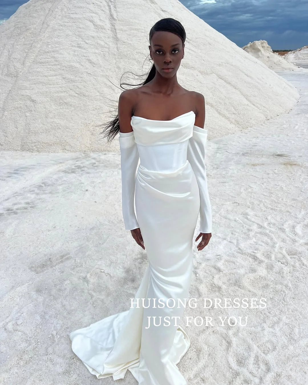 HUISONG Customized Satin Mermaid Wedding Dresses Strapless Long Sleeves Beach Bridal Gown vestidos de novia
HUISONG Customized Satin Mermaid Wedding Dresses Strapless Long Sleeves Beach Bridal Gown vestidos de novia