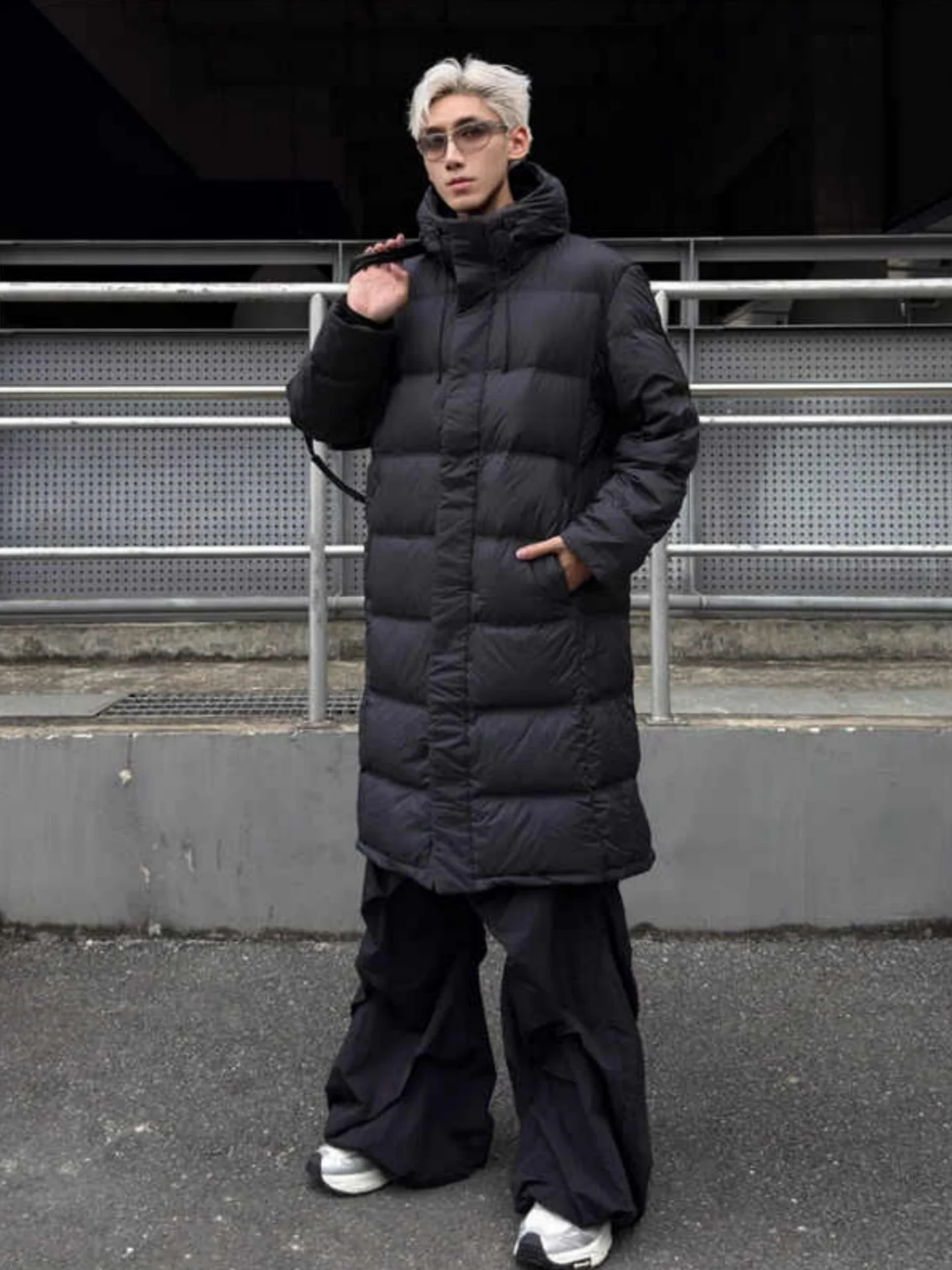 Bla Thi Long down Cotton Jaet for Men Winter Hooded Warm Knee-Length Thi Cotton Coat Northeast Cold Resistance Coat
Bla Thi Long down Cotton Jaet for Men Winter Hooded Warm Knee-Length Thi Cotton Coat Northeast Cold Resistance Coat