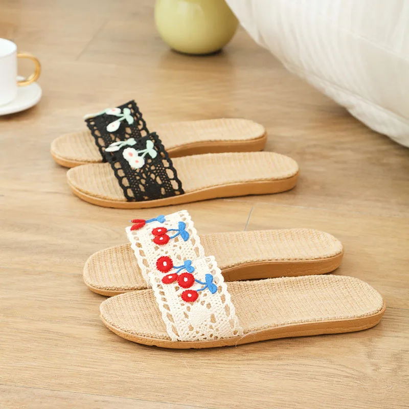 Summer Indoor Women's Linen Slippers American Casual Fashion Rural Style Cherry Embroidery Crochet Wooden Floor Flat Sandals
Summer Indoor Women's Linen Slippers American Casual Fashion Rural Style Cherry Embroidery Crochet Wooden Floor Flat Sandals