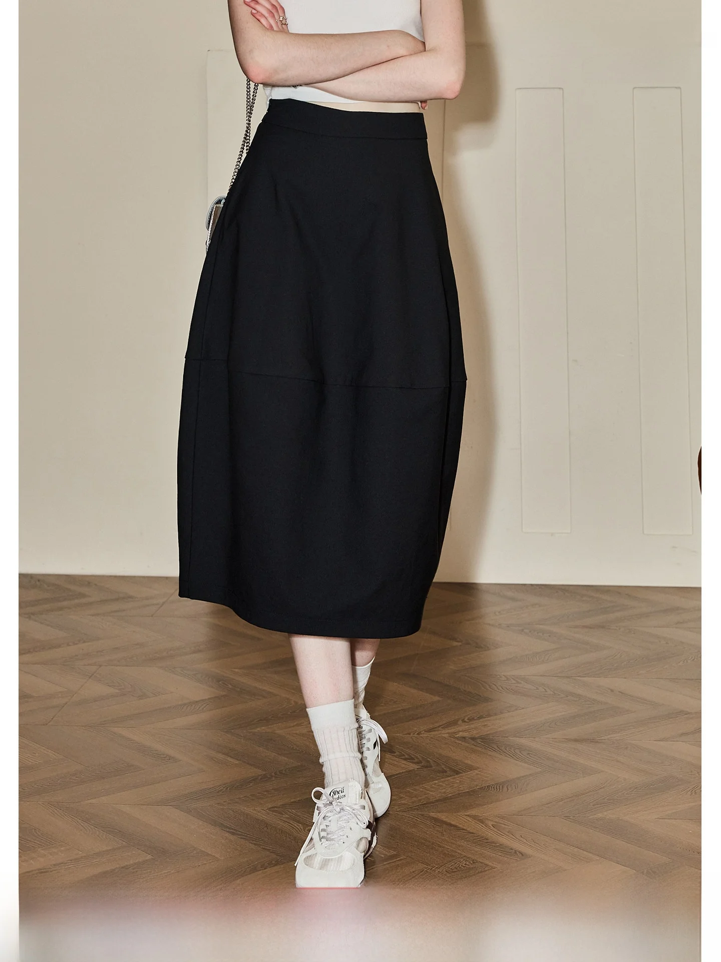 KUHNMARVIN Black Bloom Half Skirt Women's Summer 2026 New Loose Feel Elegant Midi Skirt Korean Style Casual Wear
KUHNMARVIN Black Bloom Half Skirt Women's Summer 2026 New Loose Feel Elegant Midi Skirt Korean Style Casual Wear