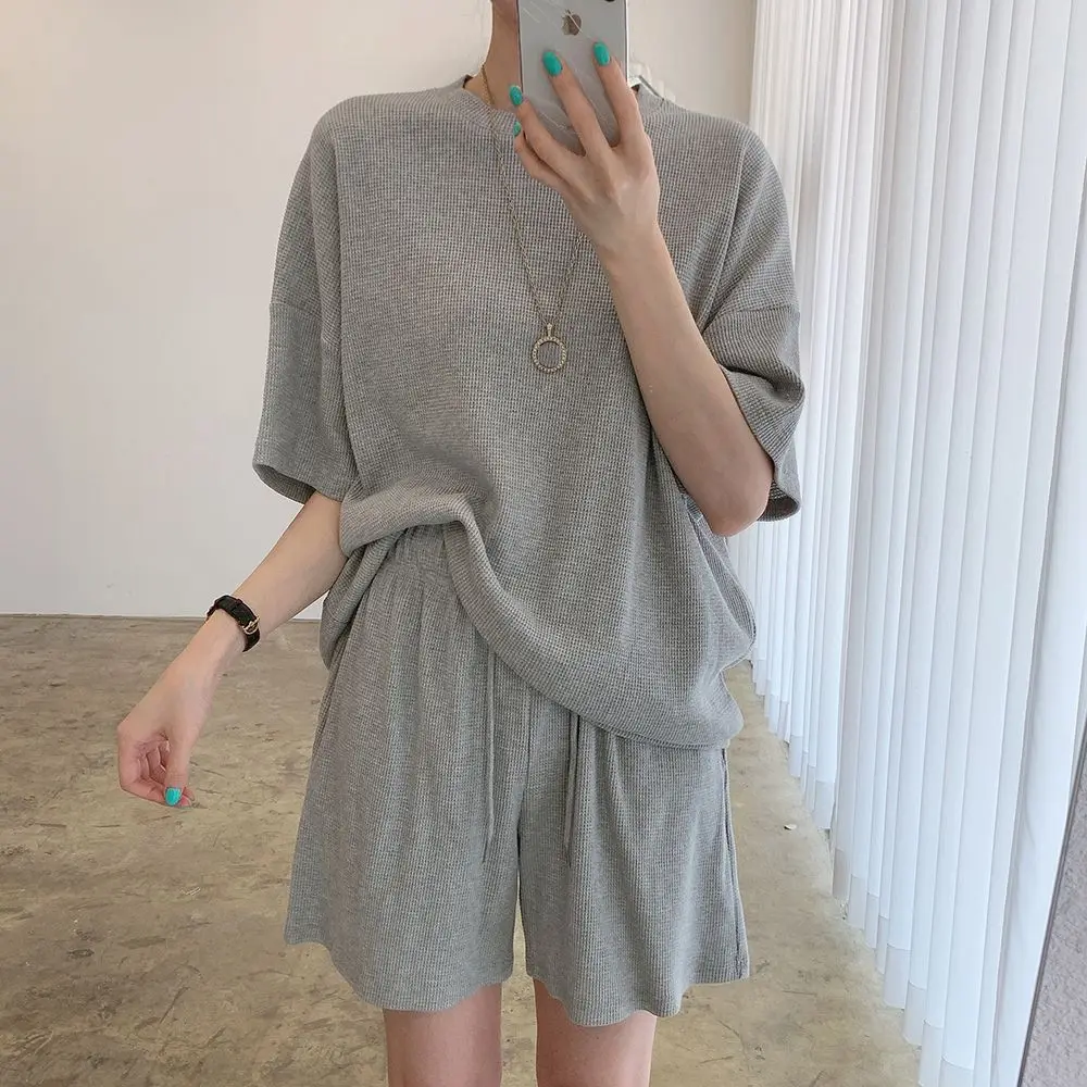 Korean Fashion Casual Sports Set Women's Top Loose Fit Slimming Wide Leg orts Ensemble Material Summer 2 Piece Set Comfortable
Korean Fashion Casual Sports Set Women's Top Loose Fit Slimming Wide Leg orts Ensemble Material Summer 2 Piece Set Comfortable