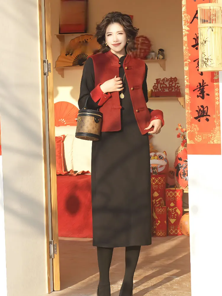 Новая китайская женская шерстяная жилетка большого размера, свободная, стройнящая, на пуговицах, для повседневной носки, теплая, подходит для осени
Новая китайская женская шерстяная жилетка большого размера, свободная, стройнящая, на пуговицах, для повседневной носки, теплая, подходит для осени