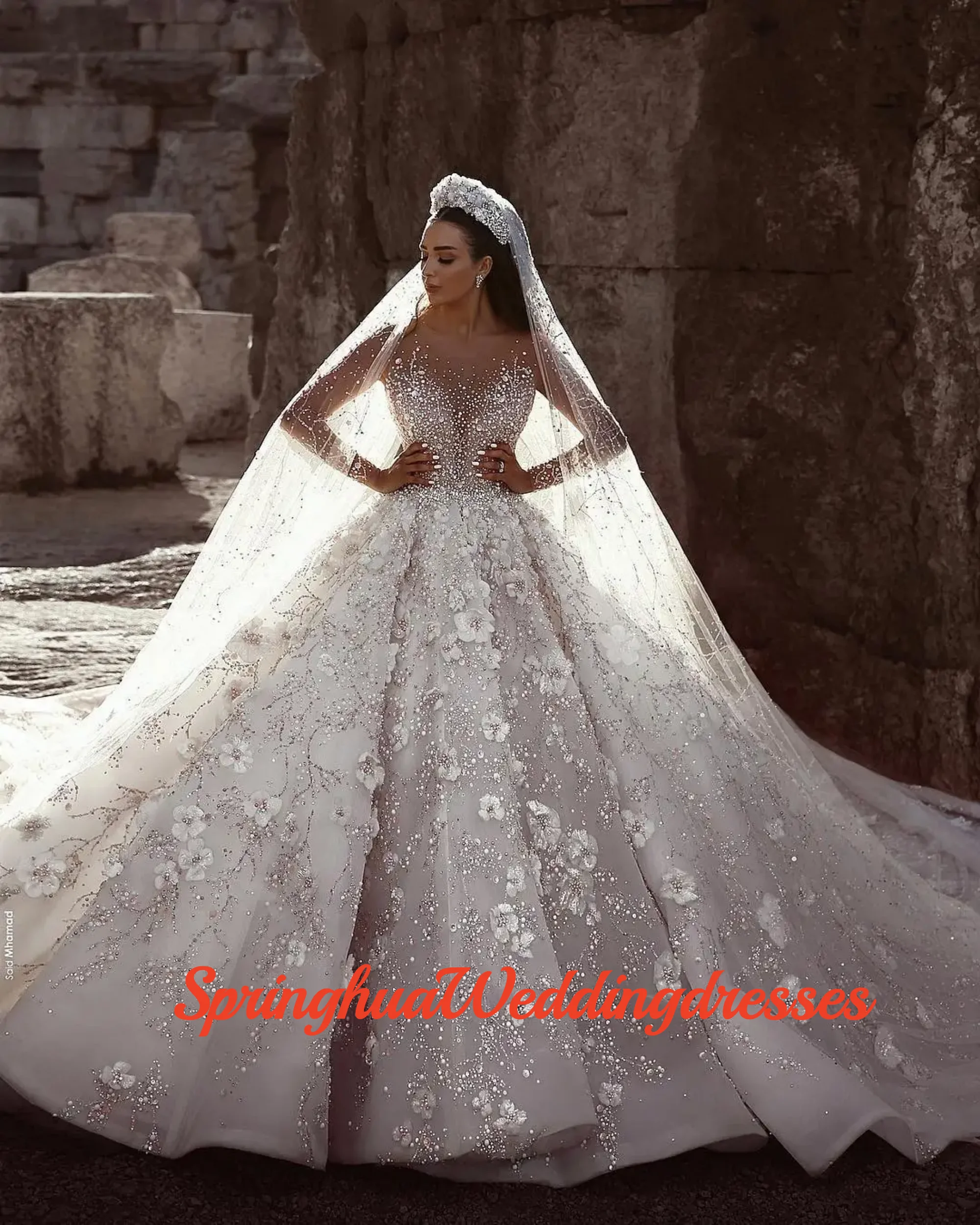Customized Luxury Wedding Dress Sparkly Princess Strapless Beading Illusion Sleeve Sweetheart Dress Fluffy Bride Gown Vestidos D
Customized Luxury Wedding Dress Sparkly Princess Strapless Beading Illusion Sleeve Sweetheart Dress Fluffy Bride Gown Vestidos D