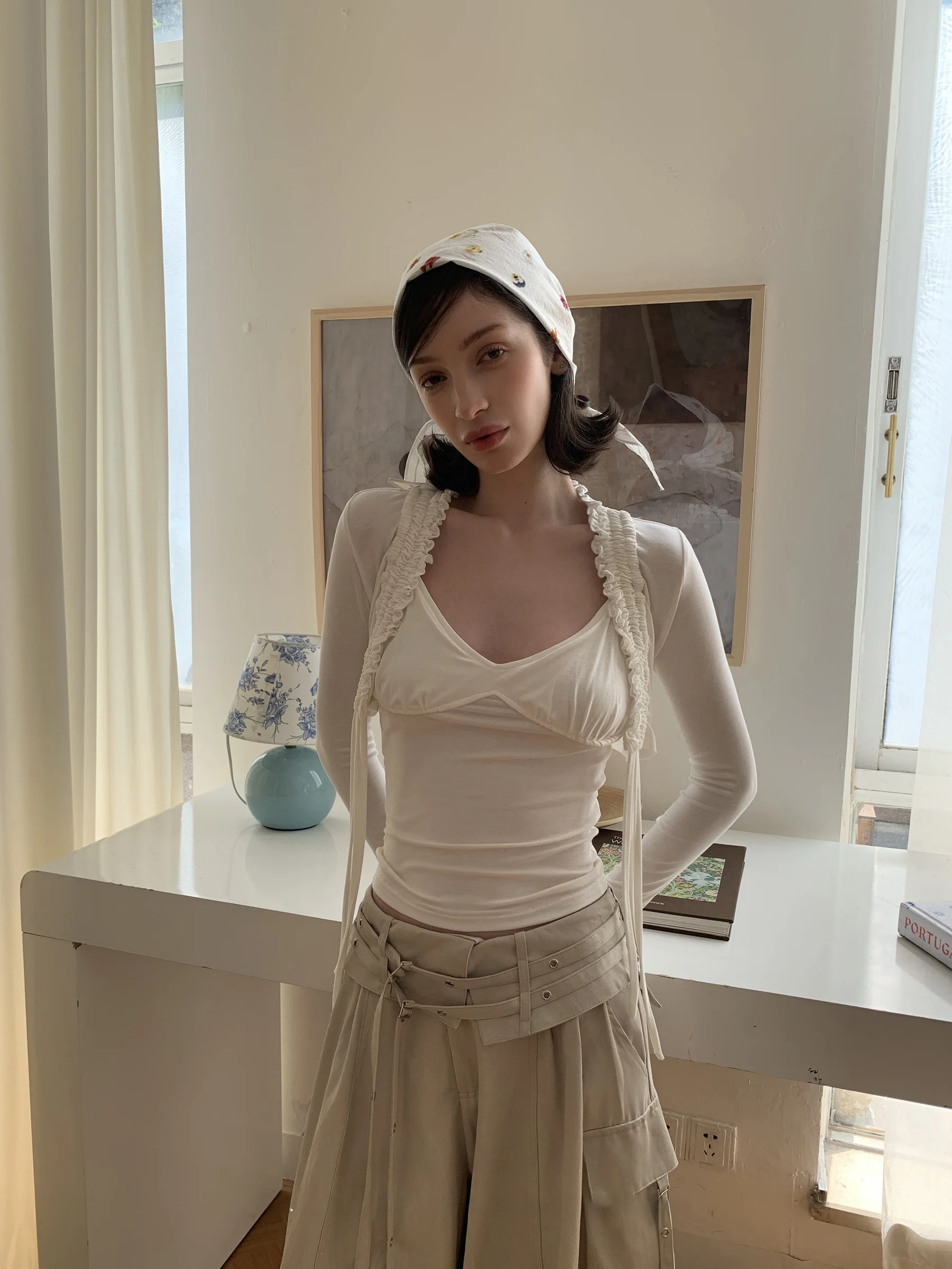 JDE Lace Trim Drawstring Crop Cardigan Top And Vest Set Women's Slim Fit Cover up T-Shirt Two Piece Set Spring Season
JDE Lace Trim Drawstring Crop Cardigan Top And Vest Set Women's Slim Fit Cover up T-Shirt Two Piece Set Spring Season