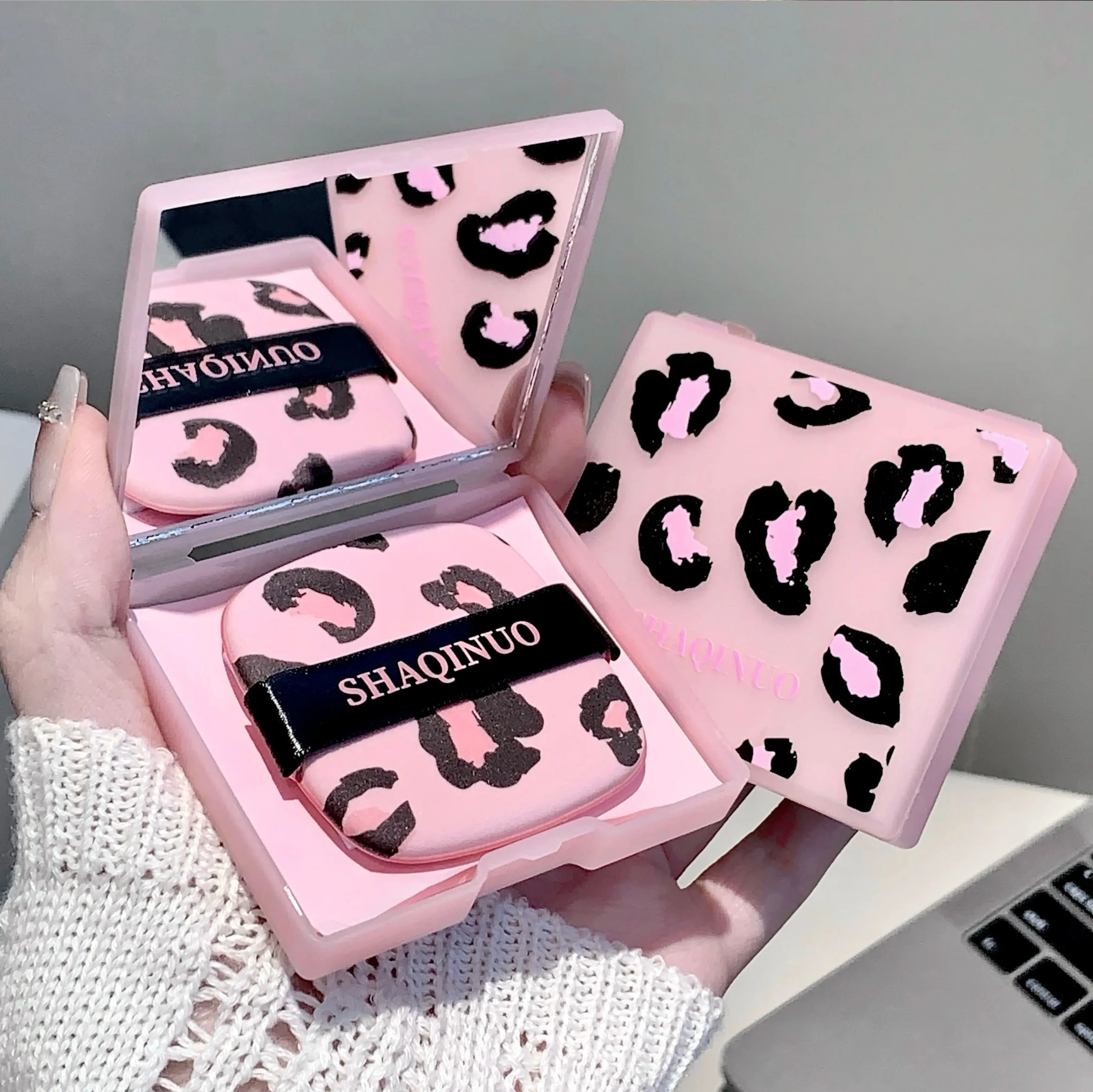 100 Sheets Pink Leopard Print Facial Oil Absorbing Paper 100 Sheets Portable Storage Box with Mirror Beauty Tool for Skincare
100 Sheets Pink Leopard Print Facial Oil Absorbing Paper 100 Sheets Portable Storage Box with Mirror Beauty Tool for Skincare