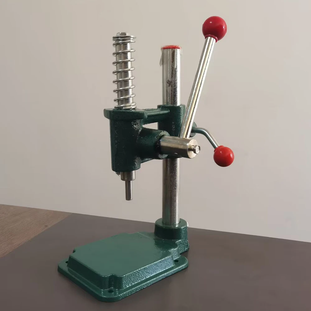 Hand press bag button machine Button mold Manual fabric button machine Nail Buckling Machine circular Button mold
Hand press bag button machine Button mold Manual fabric button machine Nail Buckling Machine circular Button mold