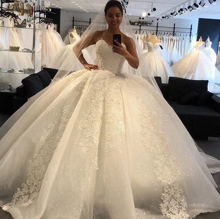 Customized Elegant Sweetheart Ball Wedding Dresses Lace Applique Glitter Princess Formal Sexy Bridal Gown Vestido De Novia Boda
Customized Elegant Sweetheart Ball Wedding Dresses Lace Applique Glitter Princess Formal Sexy Bridal Gown Vestido De Novia Boda