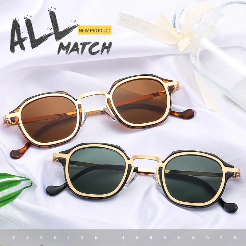 Retro Steampunk Sunglasses Men Women Fashion Small Square Metal Frame Sun Glasses Luxury Vintage Punk Shades UV400 30169
Retro Steampunk Sunglasses Men Women Fashion Small Square Metal Frame Sun Glasses Luxury Vintage Punk Shades UV400 30169