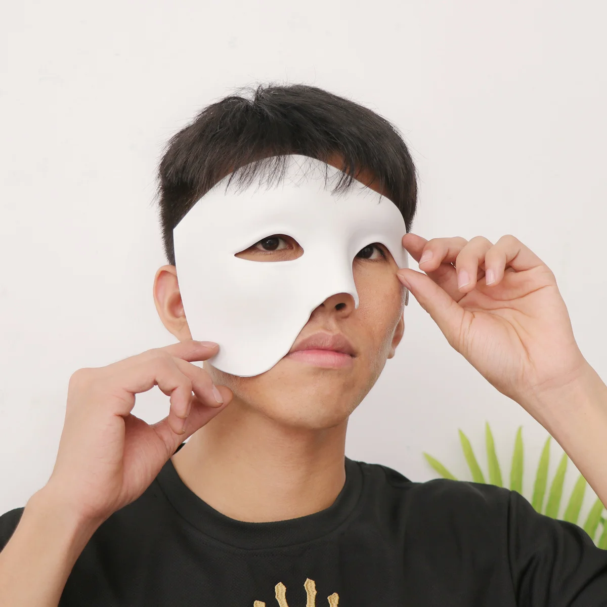 Black One-Eyed Retro Half Face Mask Masquerade Ball Opera Performance Eye Mask for Fancy Dress Masks Masquerade
Black One-Eyed Retro Half Face Mask Masquerade Ball Opera Performance Eye Mask for Fancy Dress Masks Masquerade