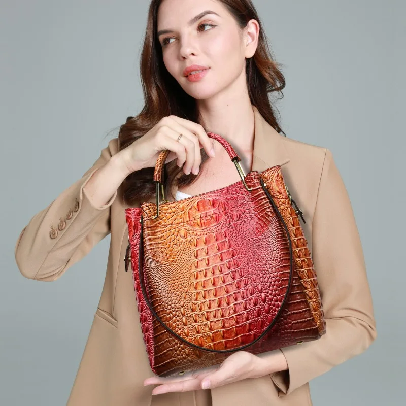 Classic Women's Tote Bags in Genuine Leather by Famous Designer - Elegant Crossbody Shoulder Bag Popular Fashion
Classic Women's Tote Bags in Genuine Leather by Famous Designer - Elegant Crossbody Shoulder Bag Popular Fashion