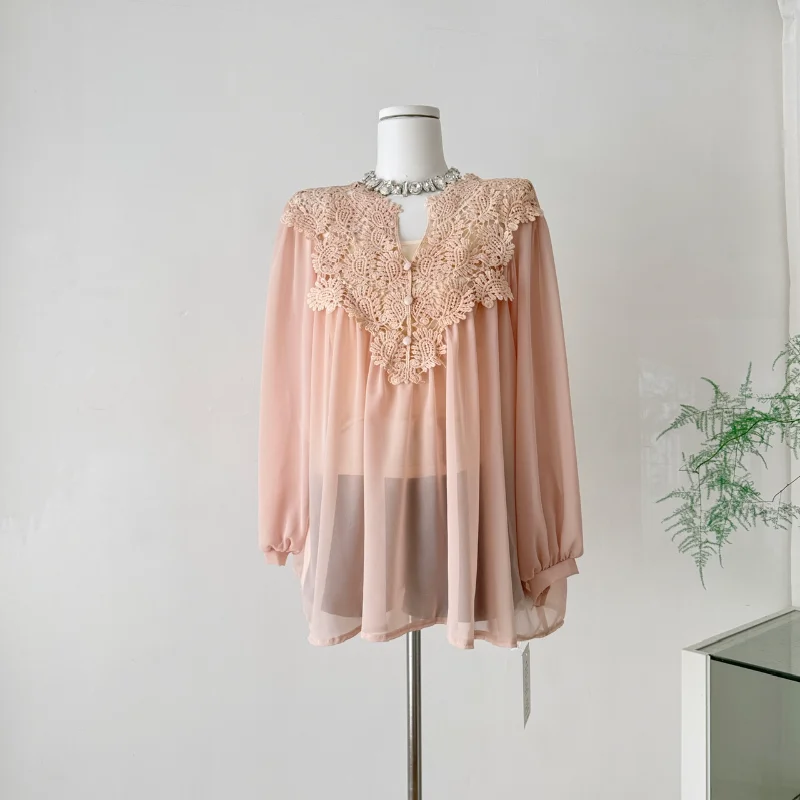 French Fashion Spliced Embroidered Lace Top Orange White Chiffon Perspective Two-piece Set Long Sleeve Loose Sweet Women Blouse
French Fashion Spliced Embroidered Lace Top Orange White Chiffon Perspective Two-piece Set Long Sleeve Loose Sweet Women Blouse