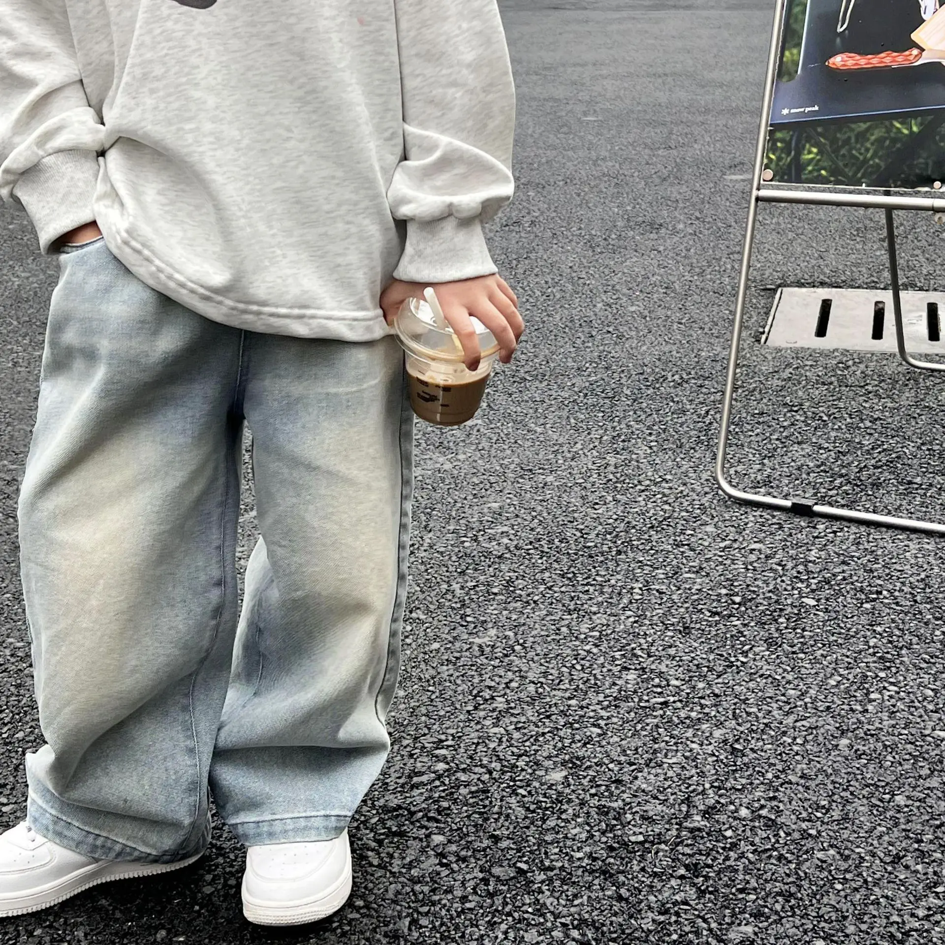 2023 New Fashionable Trousers Spring Autumn Boys Retro Jeans Korean Style Straight Casual Simple Trousers Children Clothing
2023 New Fashionable Trousers Spring Autumn Boys Retro Jeans Korean Style Straight Casual Simple Trousers Children Clothing