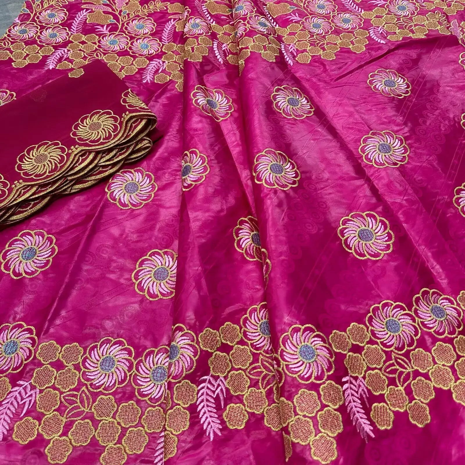 2025 New Fragrance Bazin Riche Tissues African DIY Fabric High Quality Embroidery African Brocade Nigerian Headtie 5+2 Yard/Lot
2025 New Fragrance Bazin Riche Tissues African DIY Fabric High Quality Embroidery African Brocade Nigerian Headtie 5+2 Yard/Lot