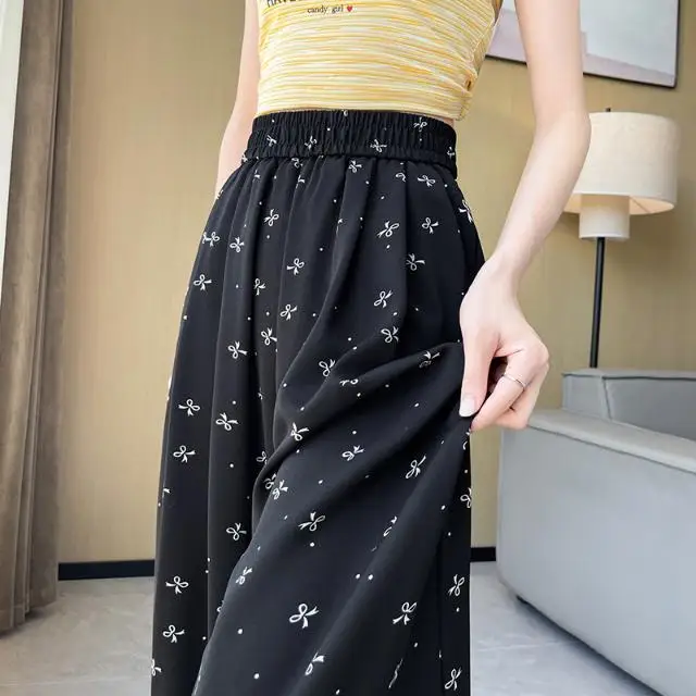 Black Bow Printed Design Ice Silk Wide-leg Pants for Women in Summer Thin Sun Protection and Cool Casual Walk Pants
Black Bow Printed Design Ice Silk Wide-leg Pants for Women in Summer Thin Sun Protection and Cool Casual Walk Pants