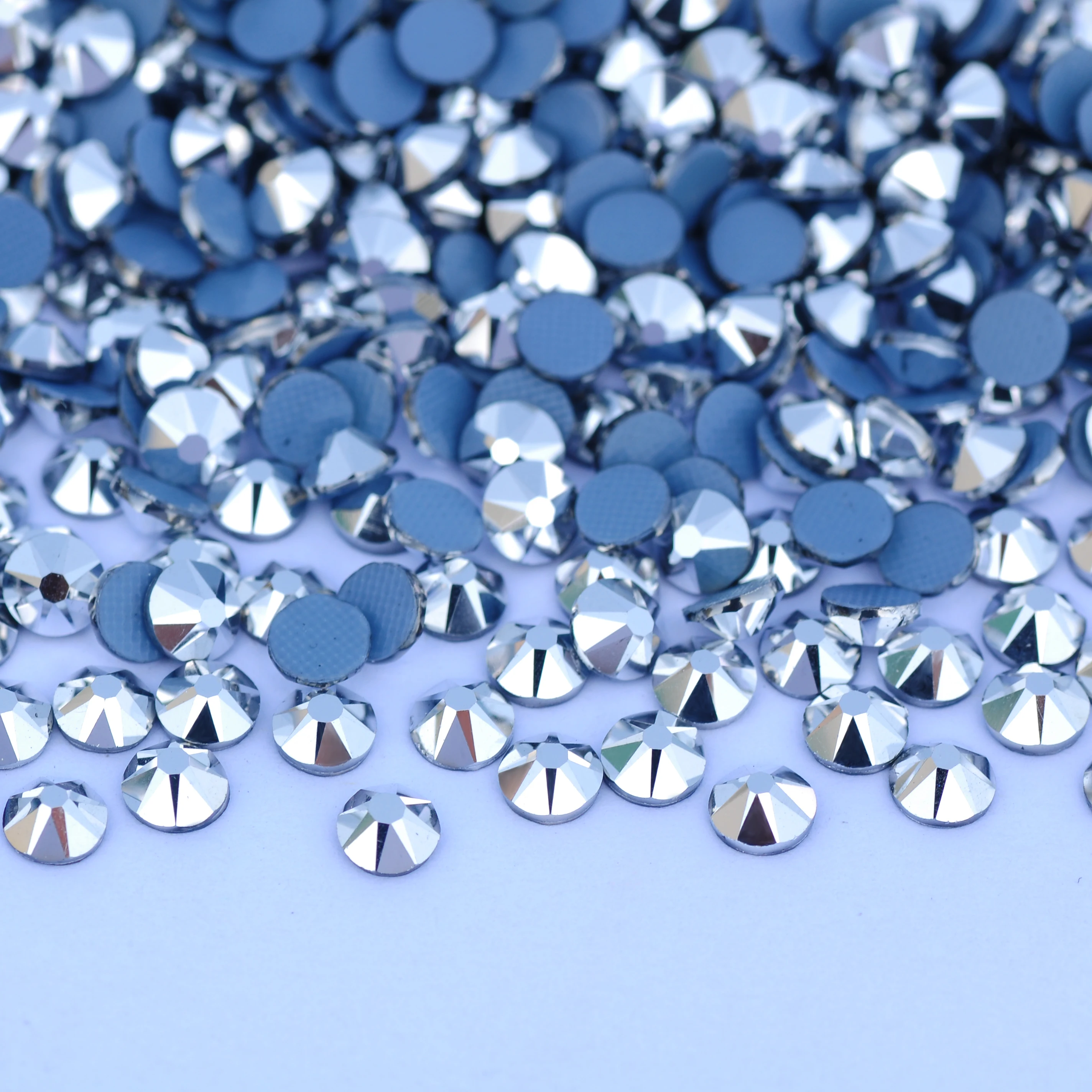 2078 Light Chrome XILION Crystal XIRIUS Rose Crystal With Glue On Flatback M-foild hotfix Crystal Glass Rhinestone
2078 Light Chrome XILION Crystal XIRIUS Rose Crystal With Glue On Flatback M-foild hotfix Crystal Glass Rhinestone