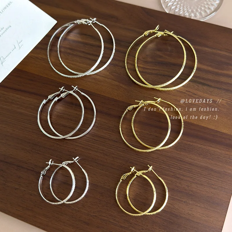 Metal Hoop Earrings Textured Round Circle Trendy Versatile Fashion Daily Wear for Women Lightweight Premium Design Embossed
Metal Hoop Earrings Textured Round Circle Trendy Versatile Fashion Daily Wear for Women Lightweight Premium Design Embossed