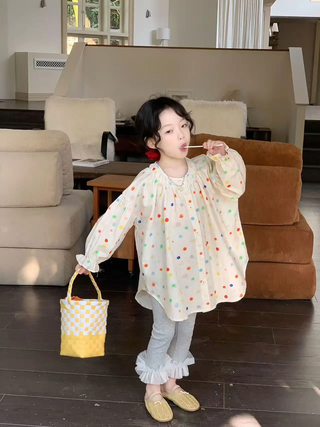 Girls'Summer and Autumn Set Fashion New Children's Medium to Long Loose Polka Dot Shirt Lace Slimming Pants 2-piece Set
Girls'Summer and Autumn Set Fashion New Children's Medium to Long Loose Polka Dot Shirt Lace Slimming Pants 2-piece Set