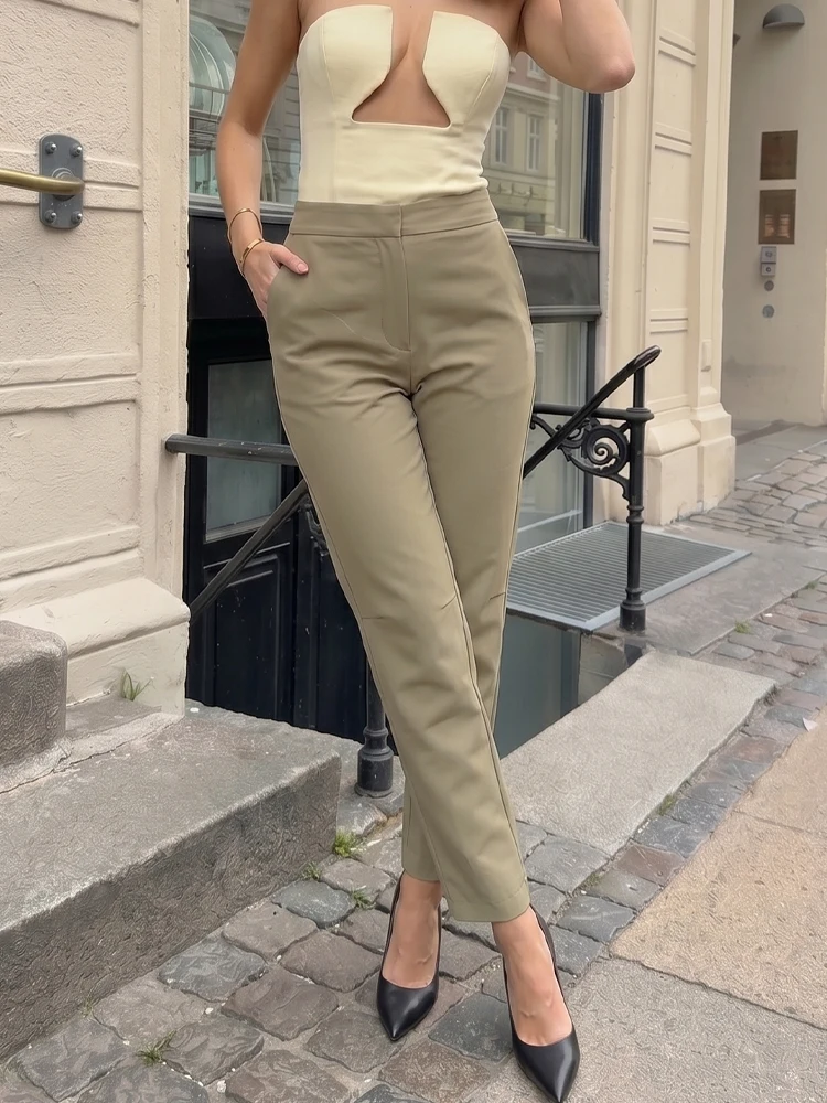 HH Women Fashion Khaki Trousers With Pockets Zipper Fly Buttons Cropped Pants Spring Autumn 2026 Casual Commuting Office Wear
HH Women Fashion Khaki Trousers With Pockets Zipper Fly Buttons Cropped Pants Spring Autumn 2026 Casual Commuting Office Wear