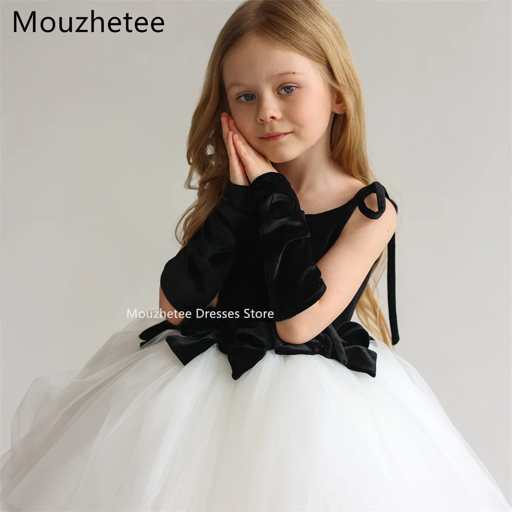 Mouzhetee A-Line Simple Velvet Bow Black Flowers Girl Dresses Wedding Party Dress for Kids Flowers Girls Prom Gowns Custom Made
Mouzhetee A-Line Simple Velvet Bow Black Flowers Girl Dresses Wedding Party Dress for Kids Flowers Girls Prom Gowns Custom Made