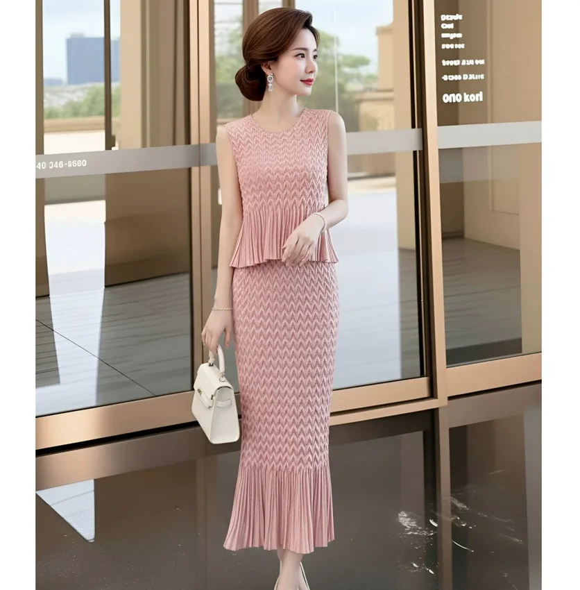 Summer light luxury French temperament pleated sleeveless top fish tail skirt two-piece set
Summer light luxury French temperament pleated sleeveless top fish tail skirt two-piece set