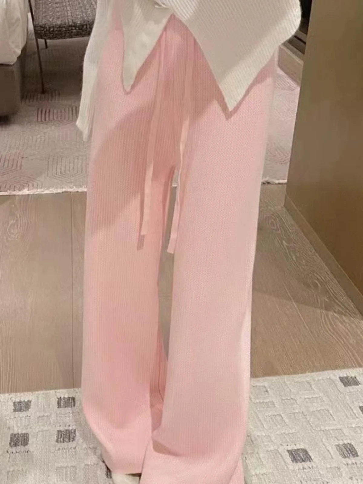 Thickened Fleece High Waist Knitted Wide Leg Pants Women's Winter Loose Casual Trousers Drawstring Elastic Waist Casual Pants
Thickened Fleece High Waist Knitted Wide Leg Pants Women's Winter Loose Casual Trousers Drawstring Elastic Waist Casual Pants